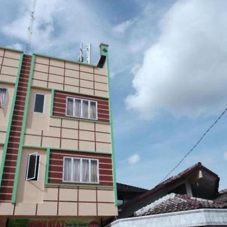 Guest House Taman Sari Syariah Pekanbaru Buitenkant foto