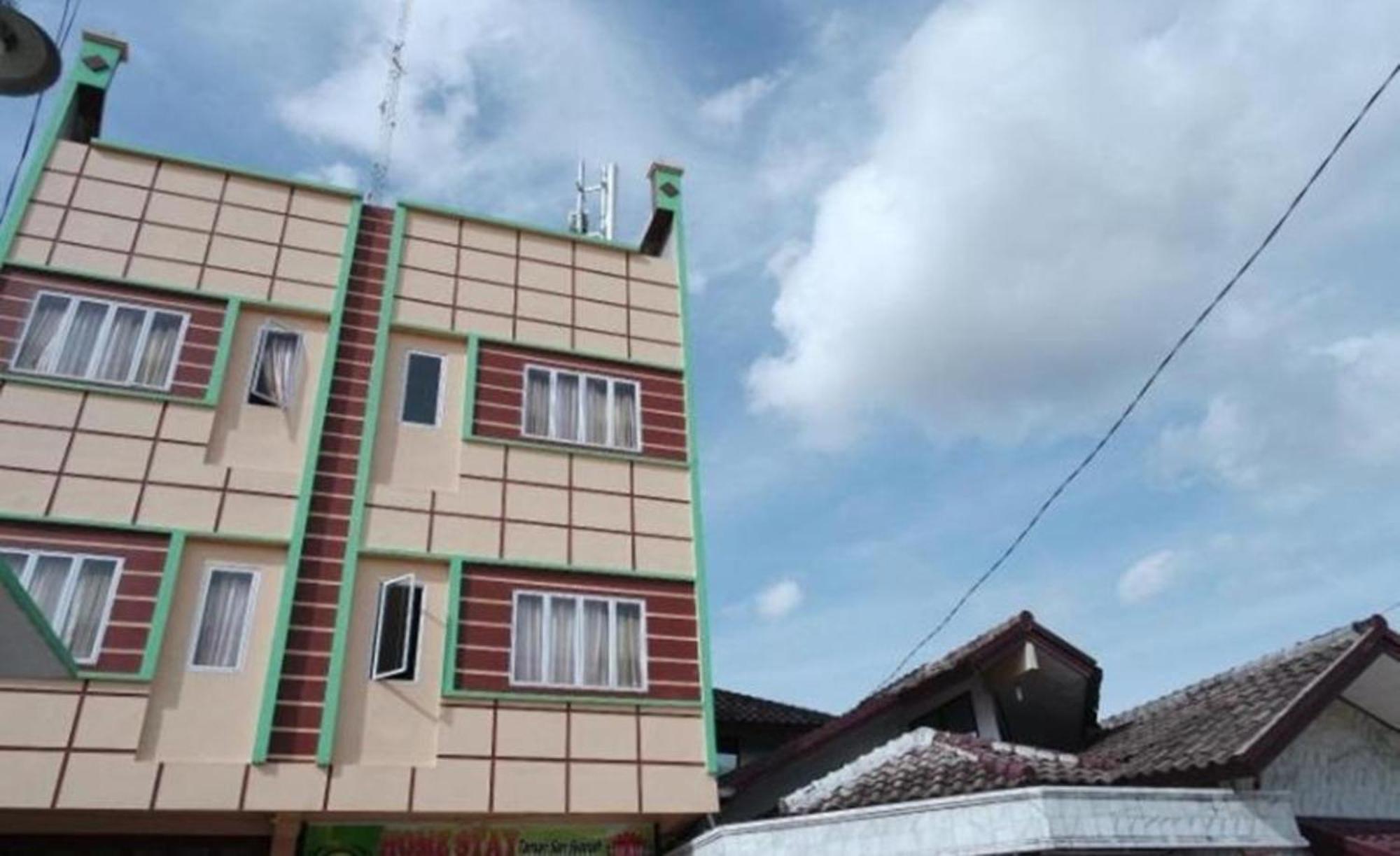 Guest House Taman Sari Syariah Pekanbaru Buitenkant foto
